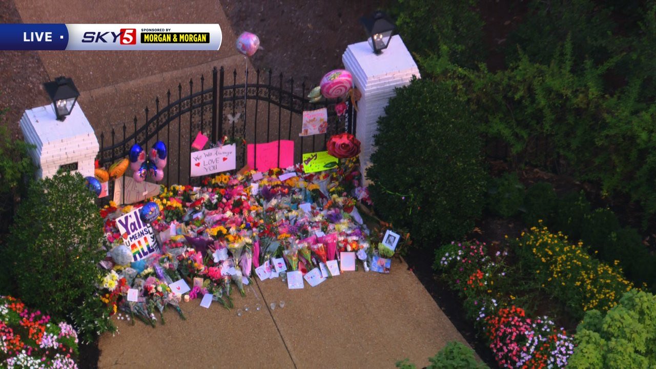 The gate outside Dolly Parton’s home, from Christopher Hale.
